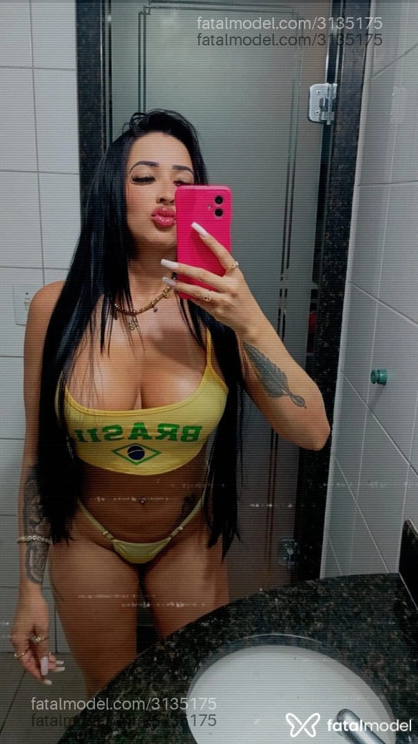 Acompanhante mulher morena (o) de olhos castanhos em Araxá - Massafera