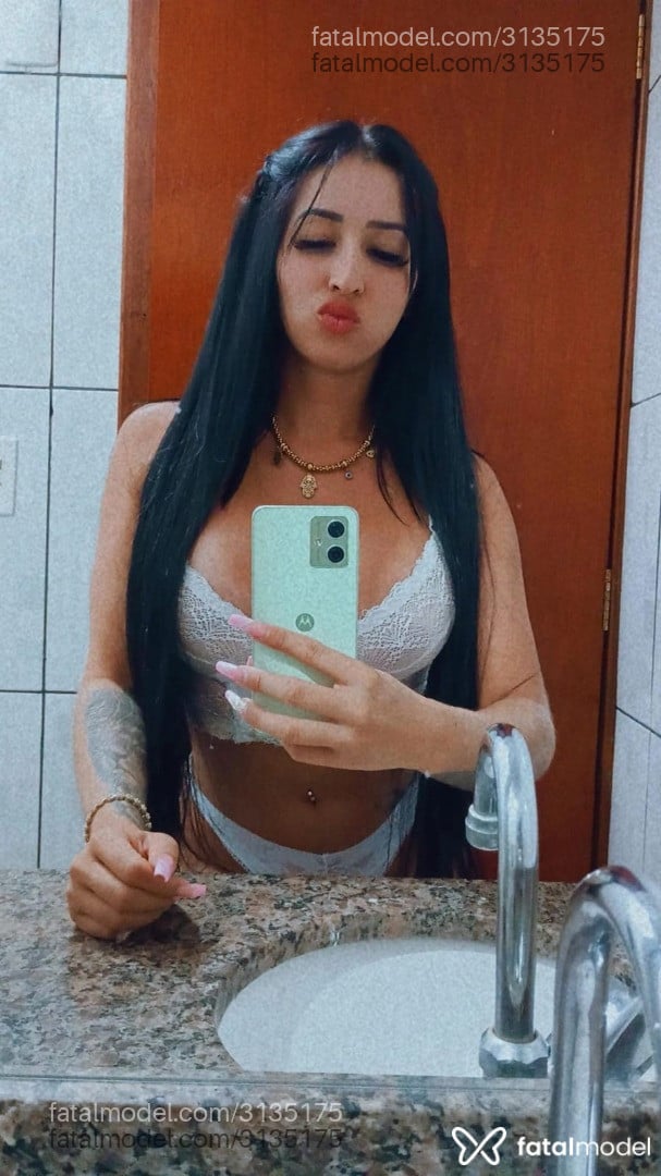 Acompanhante mulher morena (o) de olhos castanhos em Araxá - Massafera