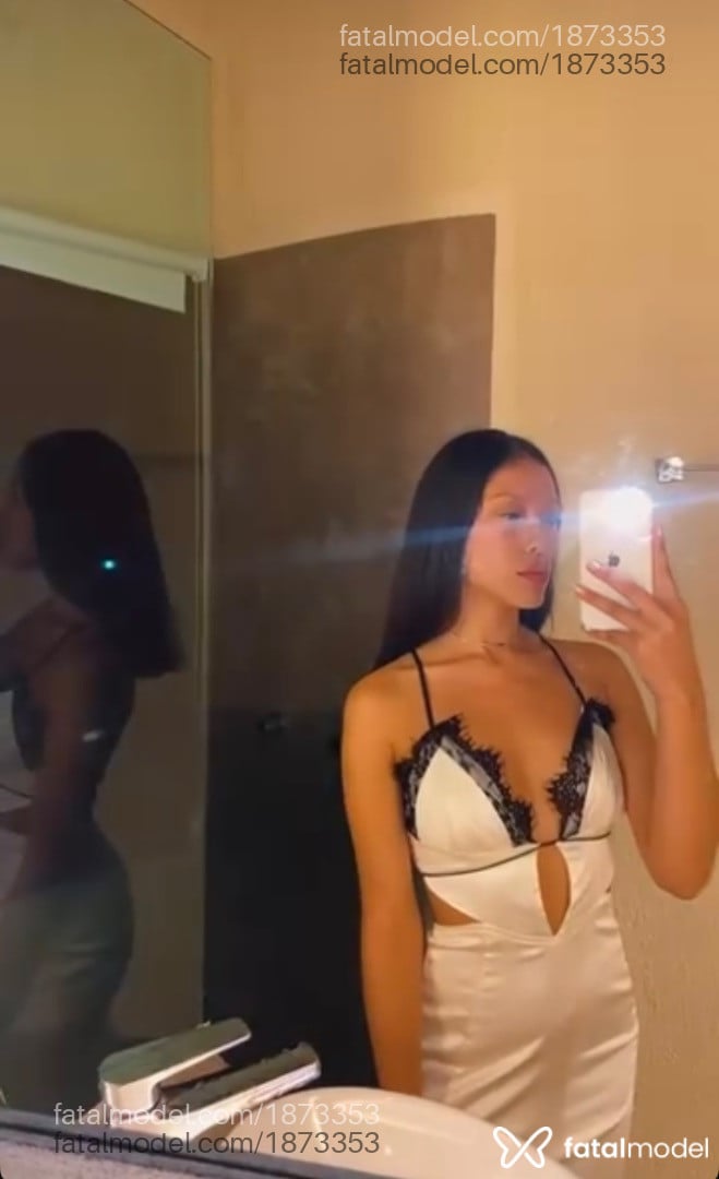 Acompanhante mulher morena (o) de olhos castanhos em Curitiba Acompanhante mulher morena (o) de olhos castanhos em Curitiba - Elisa