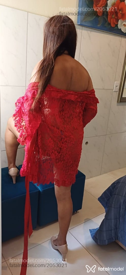 Acompanhante mulher com cabelo colorido de olhos castanhos em Porto Alegre - Aline Bastos