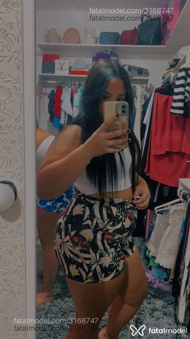 Acompanhante mulher morena (o) de olhos castanhos em Rio de Janeiro Acompanhante mulher morena (o) de olhos castanhos em Rio de Janeiro - Larissa