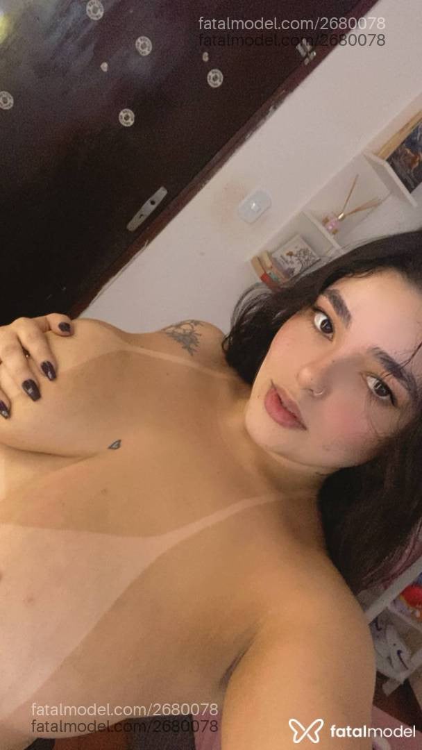 Acompanhante mulher morena (o) de olhos castanhos - Bia