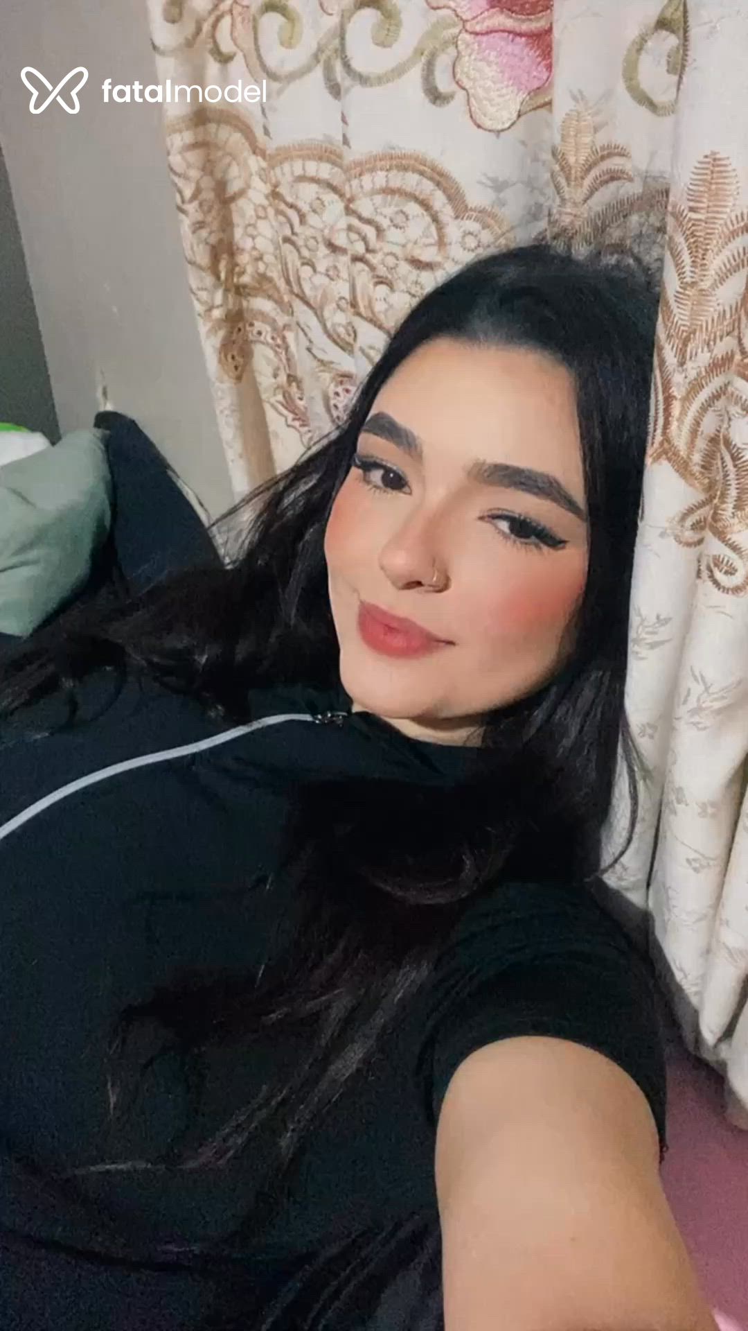 Acompanhante mulher morena (o) de olhos castanhos - Bia