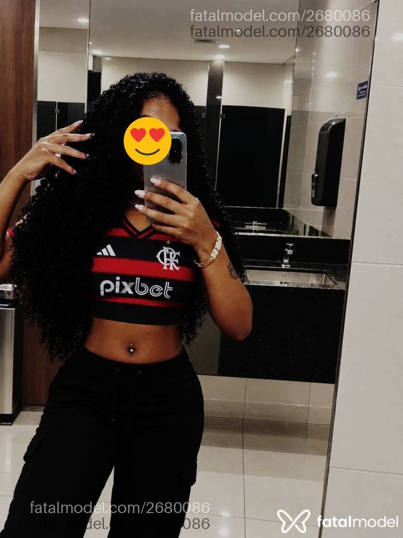 Acompanhante mulher morena (o) de olhos pretos - May Lima