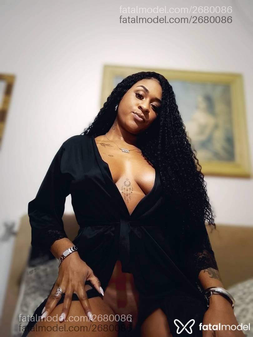 Acompanhante mulher morena (o) de olhos pretos - Maay Lima Acompanhante mulher morena (o) de olhos pretos - Maay Lima