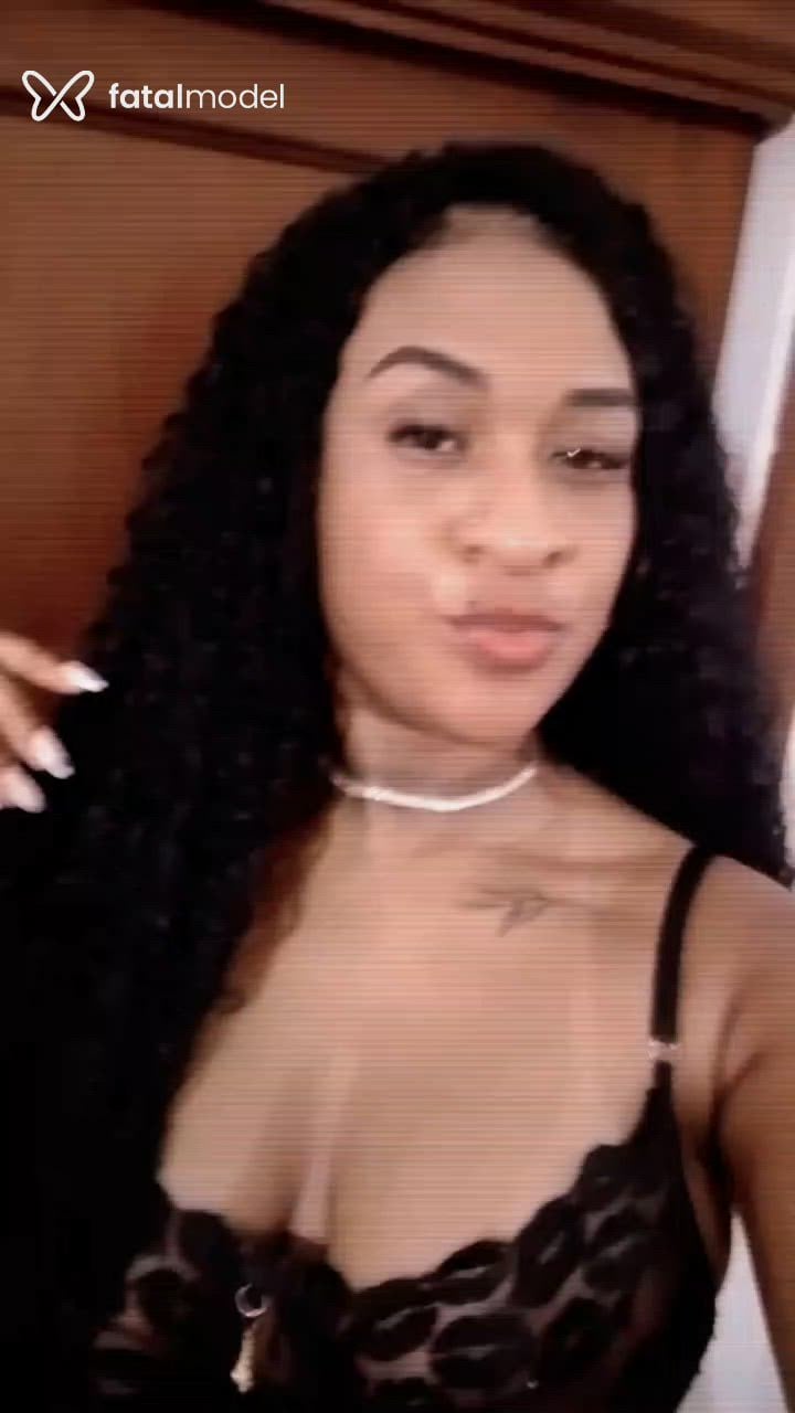 Acompanhante mulher morena (o) de olhos pretos - Maay Lima Acompanhante mulher morena (o) de olhos pretos - Maay Lima