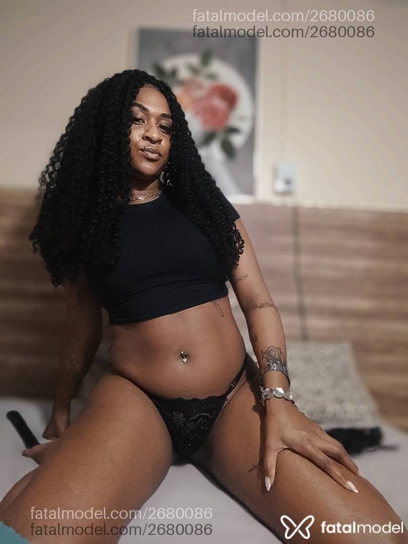 Acompanhante mulher morena (o) de olhos pretos - Maay Lima