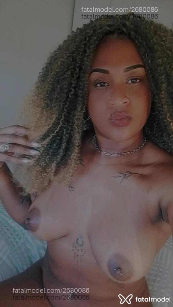 Acompanhante mulher morena (o) de olhos pretos - Maay Lima