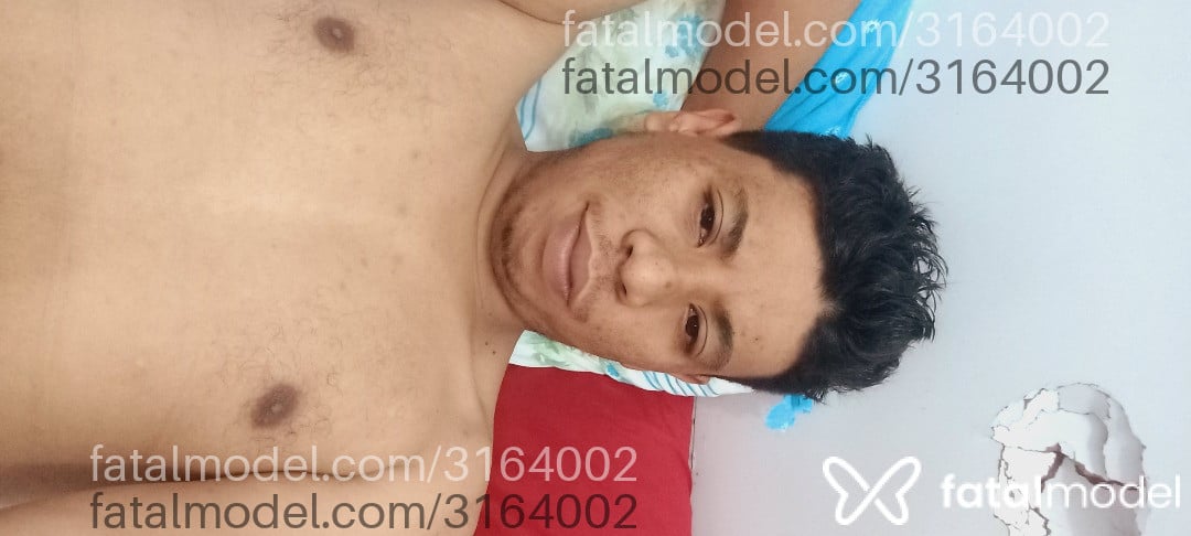 Acompanhante homem com cabelo castanho de olhos pretos em São Paulo Acompanhante homem com cabelo castanho de olhos pretos em São Paulo - Ronysan