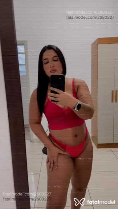 Acompanhante mulher com cabelo castanho de olhos pretos em Juiz de Fora - Danny