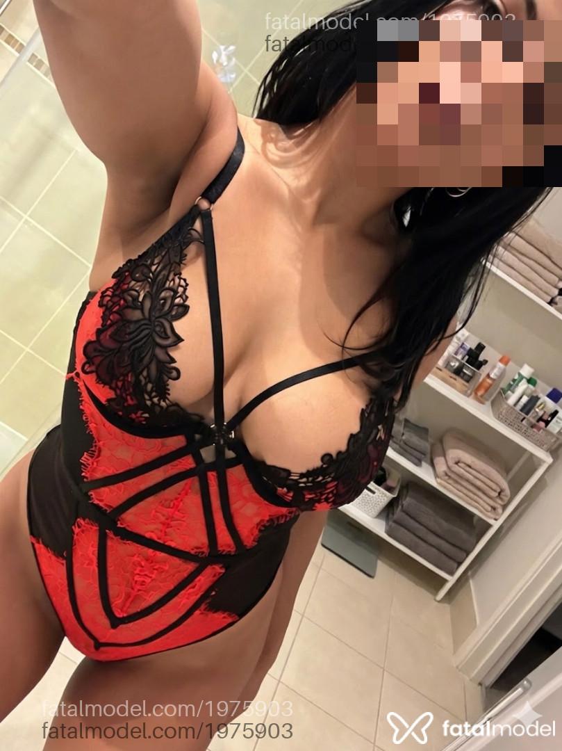 Acompanhante mulher morena (o) de olhos pretos em Ponta Grossa Acompanhante mulher morena (o) de olhos pretos em Ponta Grossa - Yara
