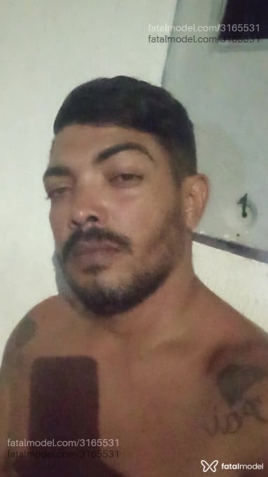 Acompanhante homem com cabelo grisalho de olhos castanhos em Uberlândia - Vansilva