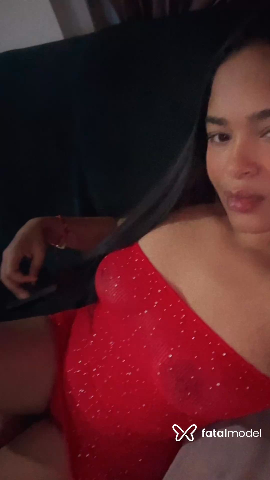 Acompanhante mulher morena (o) de olhos castanhos - Vicky
