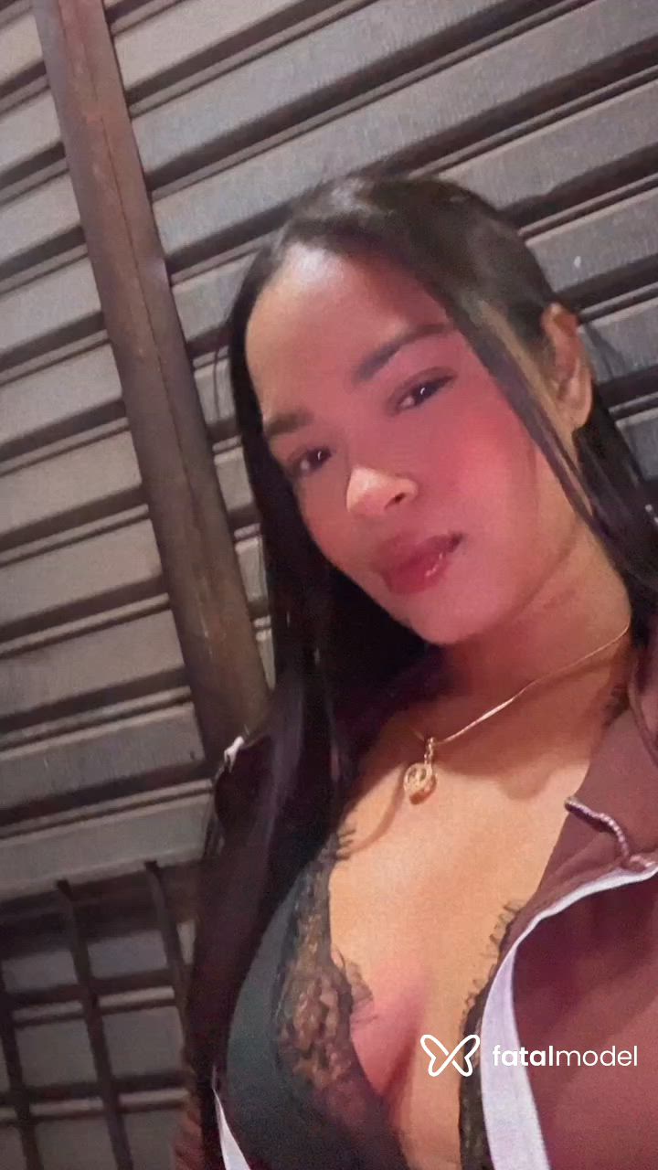 Acompanhante mulher morena (o) de olhos castanhos - Vicky