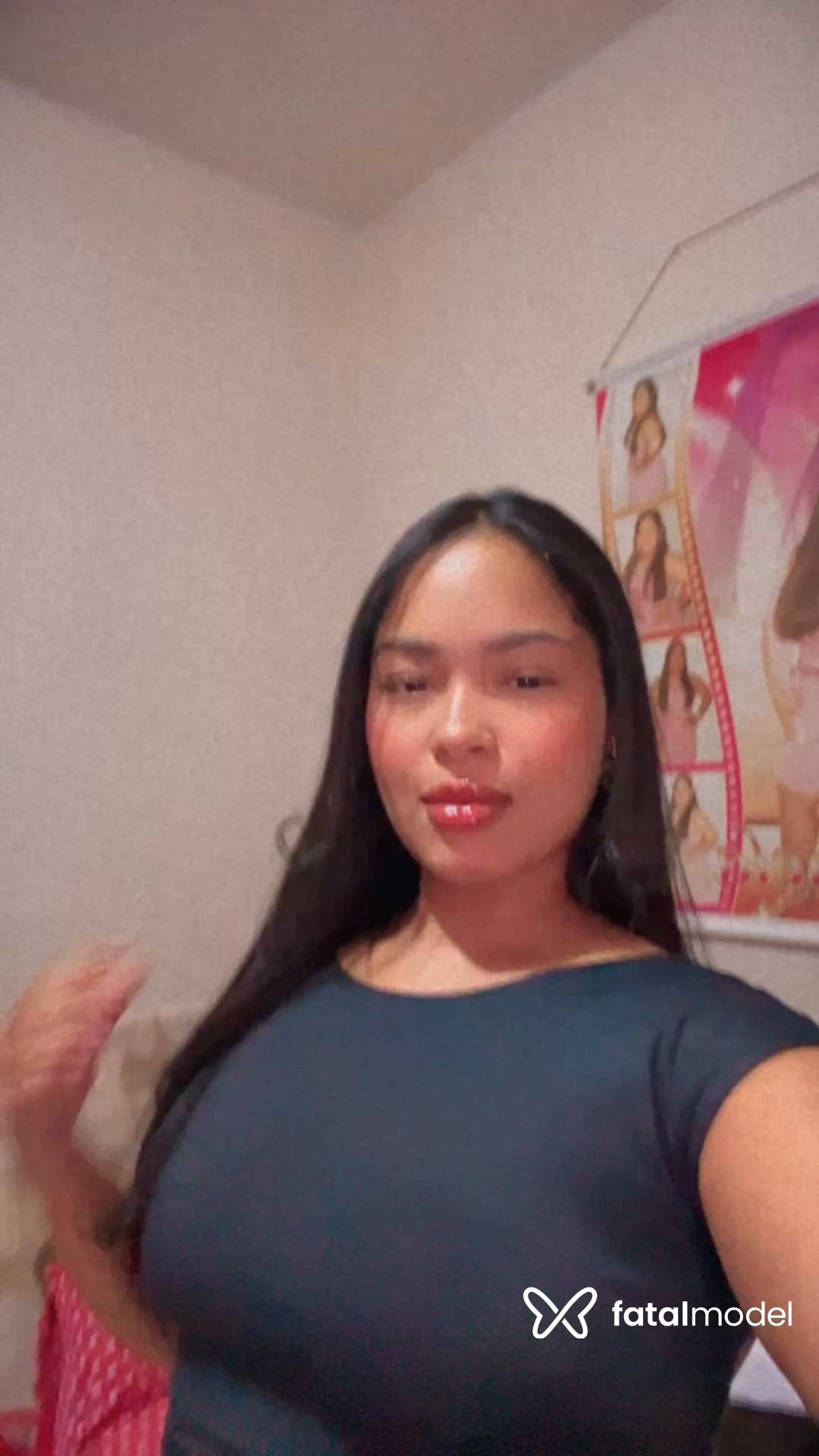 Acompanhante mulher morena (o) de olhos castanhos - Vicky