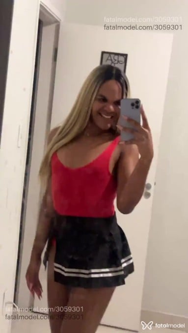 Acompanhante mulher trans loira (o) de olhos castanhos em Campinas - Raphaella
