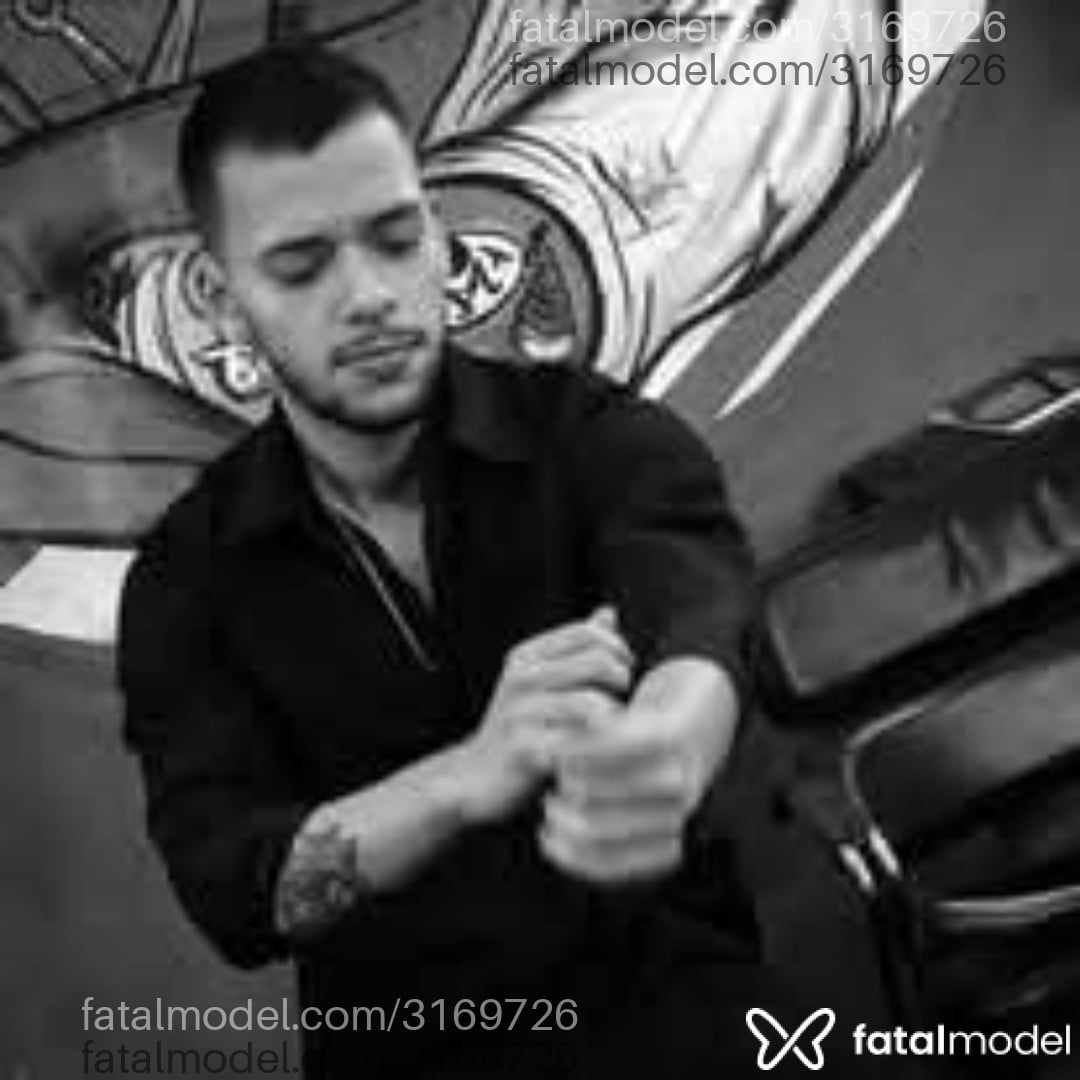 Acompanhante homem com cabelo castanho de olhos castanhos em Joinville Acompanhante homem com cabelo castanho de olhos castanhos em Joinville - Country