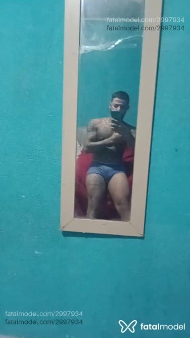 Acompanhante homem com cabelo castanho de olhos pretos em Jundiaí - Vicente Filipe