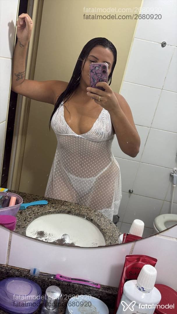 Acompanhante mulher com cabelo castanho de olhos castanhos - Kellynha