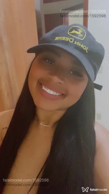 Acompanhante mulher com cabelo castanho de olhos pretos em Ribeirão Preto - Tayna