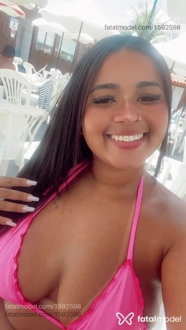 Acompanhante mulher com cabelo castanho de olhos pretos em Ribeirão Preto - Tayna