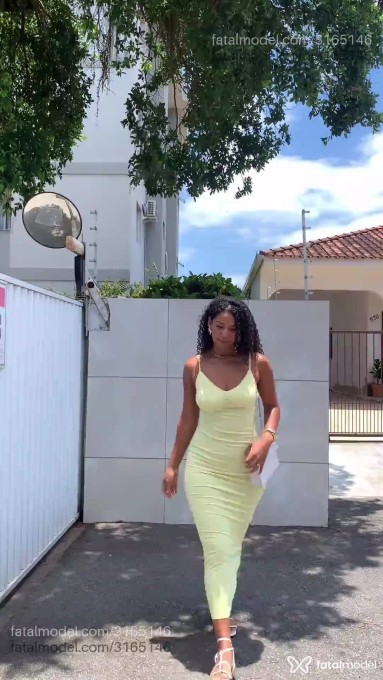 Acompanhante mulher com cabelo castanho de olhos castanhos em Itajaí - Ebonyhotwife