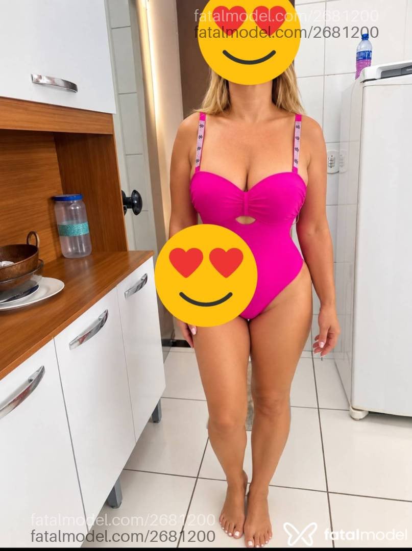Acompanhante mulher loira (o) de olhos castanhos - Valentina Ferraz