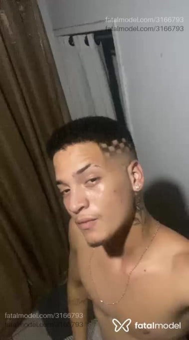 Acompanhante homem com cabelo castanho de olhos castanhos em Maceió - Layrton