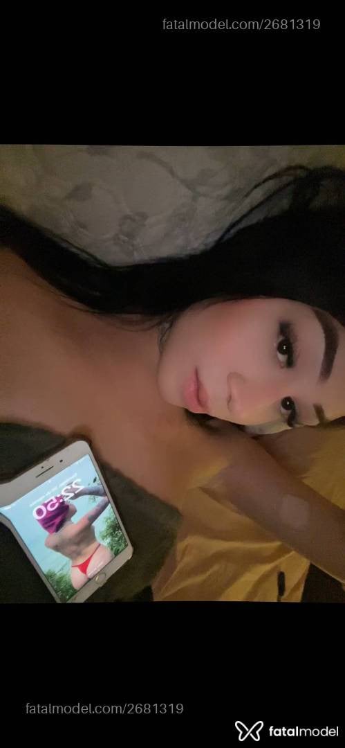 Acompanhante mulher trans morena (o) de olhos castanhos - Julya Schmitt