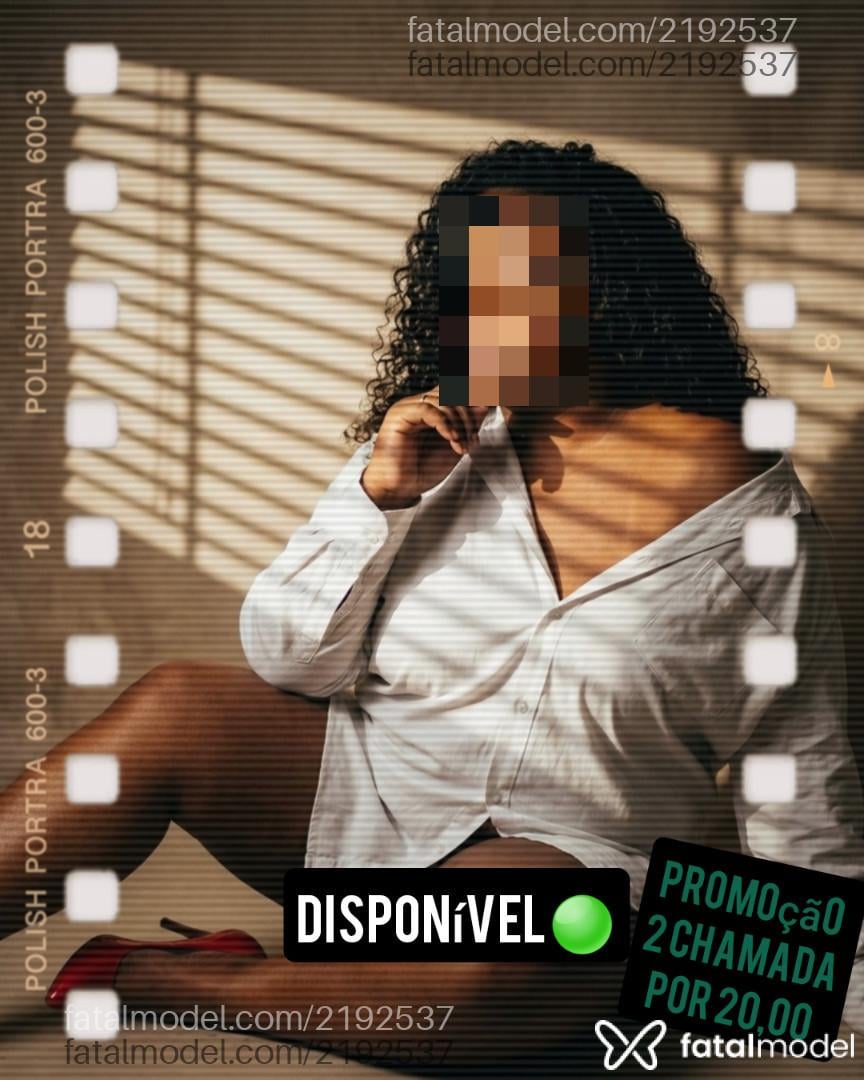Acompanhante mulher com cabelo colorido de olhos pretos em Virtual - Pantera Indomável