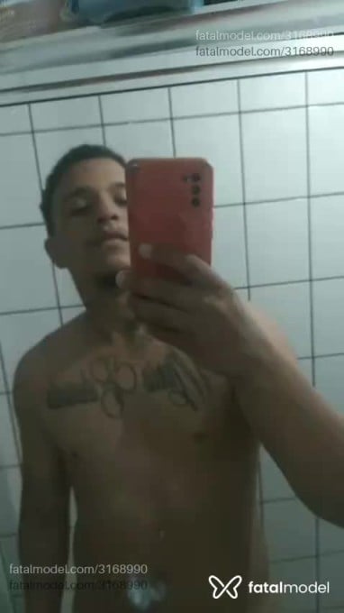 Acompanhante homem com cabelo castanho de olhos castanhos em São José - Santyx