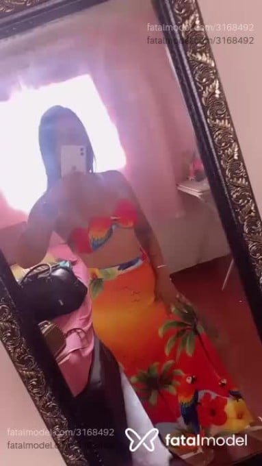 Acompanhante mulher morena (o) de olhos castanhos - Tina Martins