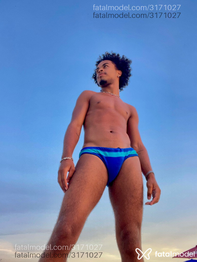 Acompanhante homem com cabelo castanho de olhos castanhos em Virtual Acompanhante homem com cabelo castanho de olhos castanhos em Virtual - Dan Fire