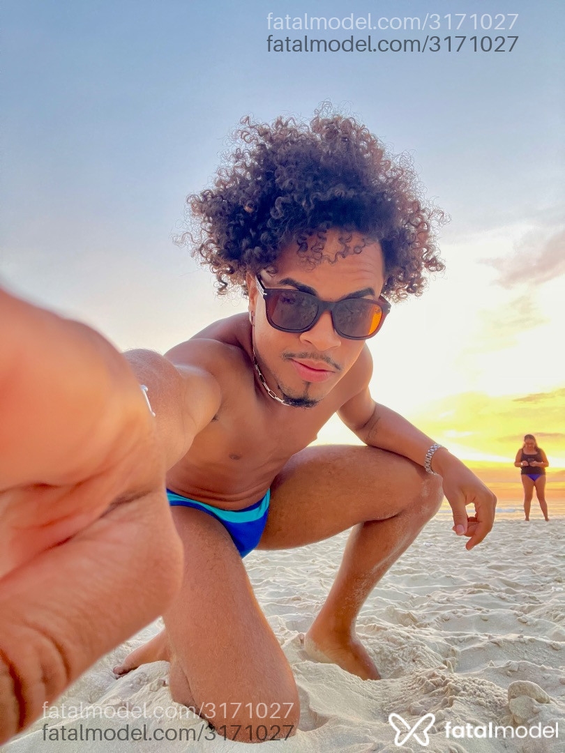 Acompanhante homem com cabelo castanho de olhos castanhos em Virtual Acompanhante homem com cabelo castanho de olhos castanhos em Virtual - Dan Fire