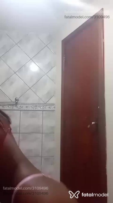 Acompanhante mulher morena (o) de olhos pretos em Macaé - Micaelly