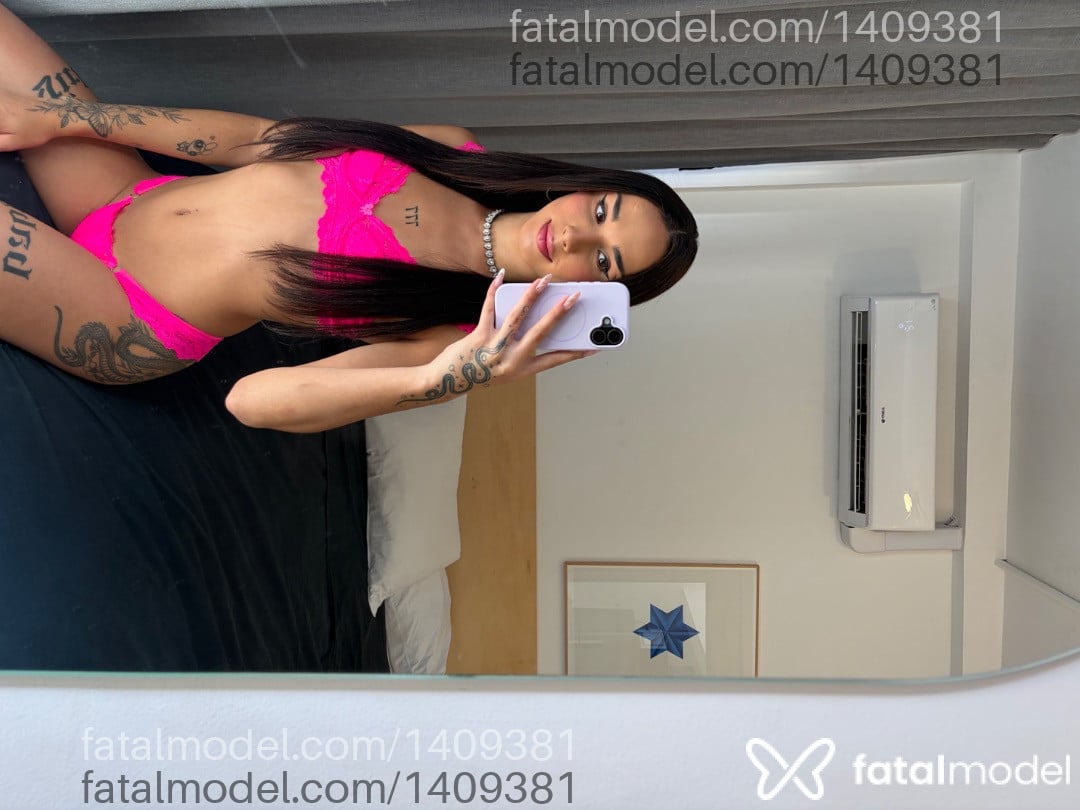 Acompanhante mulher trans com cabelo castanho de olhos castanhos em São Paulo - Lanah Frias