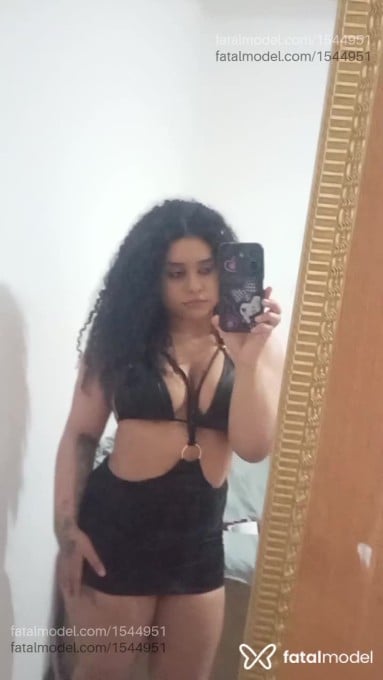 Acompanhante mulher morena (o) de olhos castanhos - Anitta Gomez