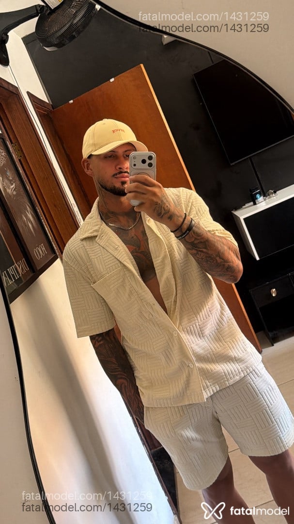 Acompanhante homem morena (o) de olhos castanhos em Londrina Acompanhante homem morena (o) de olhos castanhos em Londrina - Igor Gomes