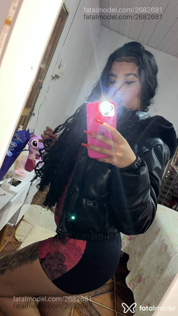 Acompanhante mulher morena (o) de olhos castanhos - Mel