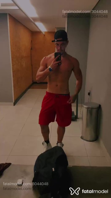 Acompanhante homem com cabelo castanho de olhos pretos em Rio de Janeiro - Emerson