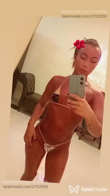 Acompanhante mulher morena (o) de olhos castanhos em Virtual Acompanhante mulher morena (o) de olhos castanhos em Virtual - Bruna