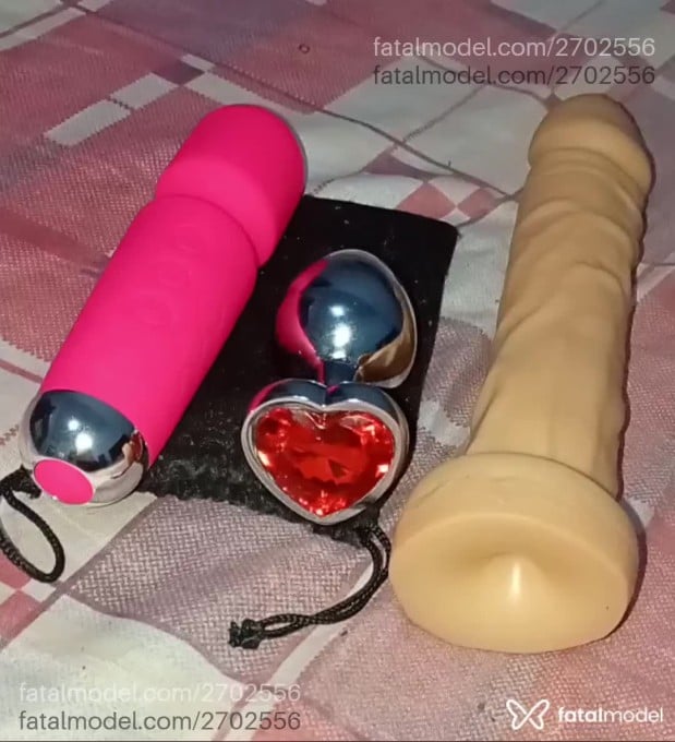 Acompanhante mulher morena (o) de olhos castanhos em Virtual Acompanhante mulher morena (o) de olhos castanhos em Virtual - Bruna