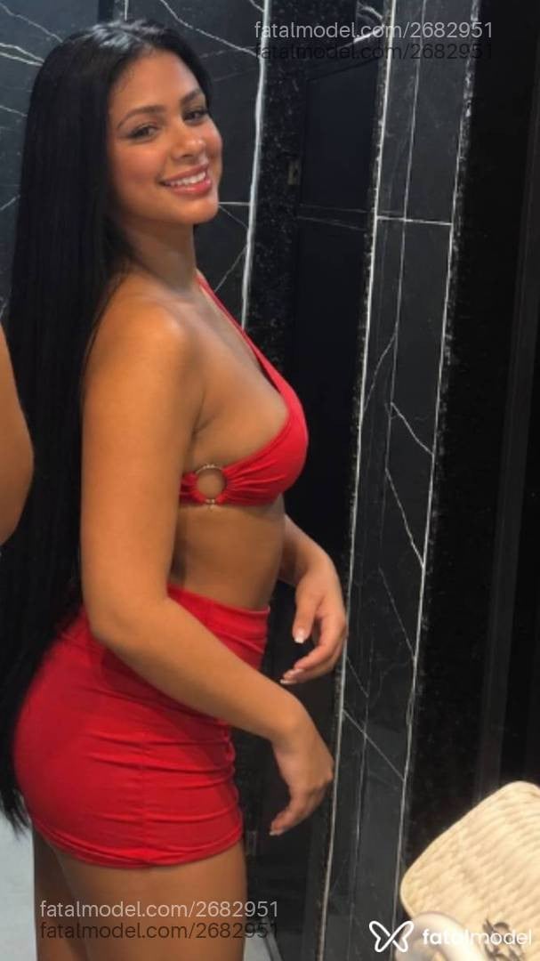 Acompanhante mulher morena (o) de olhos castanhos - Milena