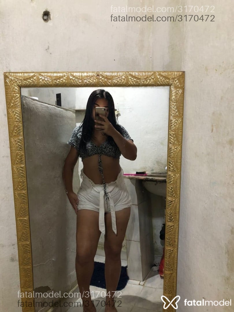 Acompanhante mulher com cabelo castanho de olhos mel em Cabo Frio - Maria Alice