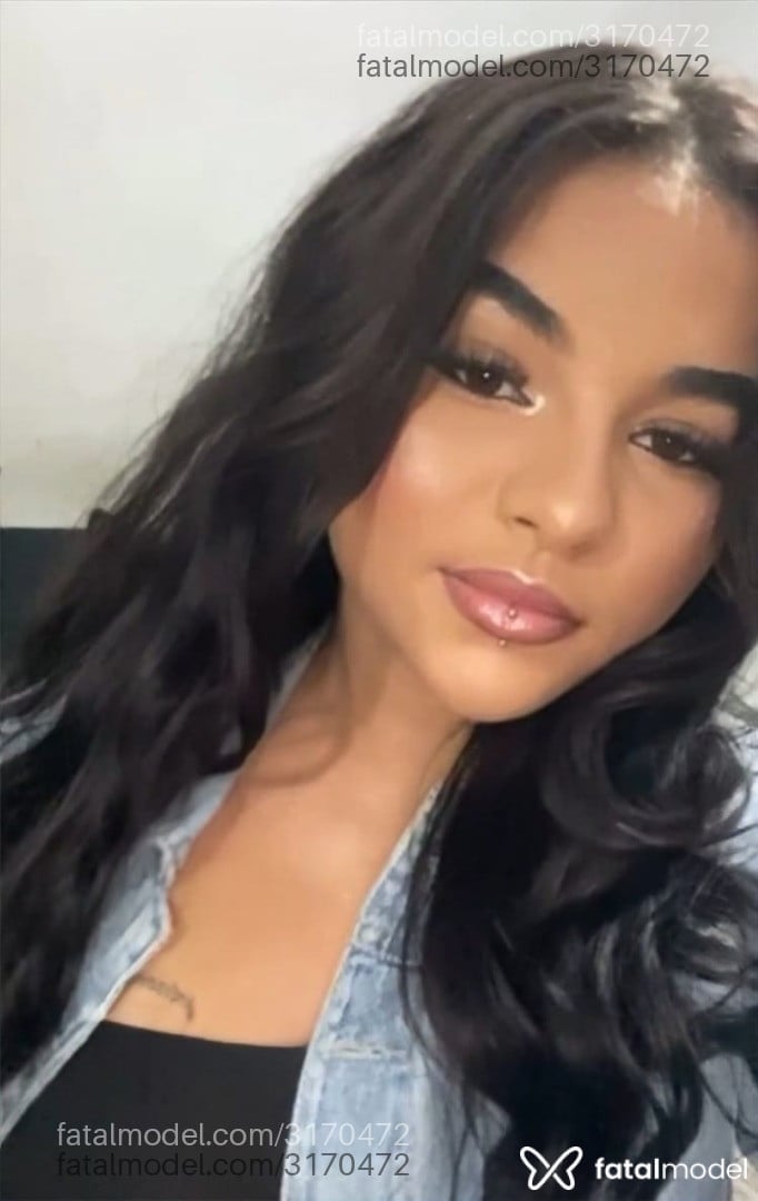 Acompanhante mulher com cabelo castanho de olhos mel em Cabo Frio - Maria Alice