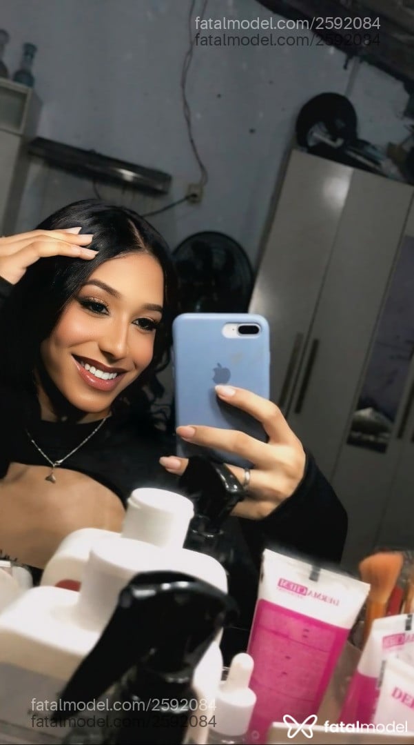 Acompanhante mulher trans morena (o) de olhos castanhos em Fortaleza - Isadora Dickinson