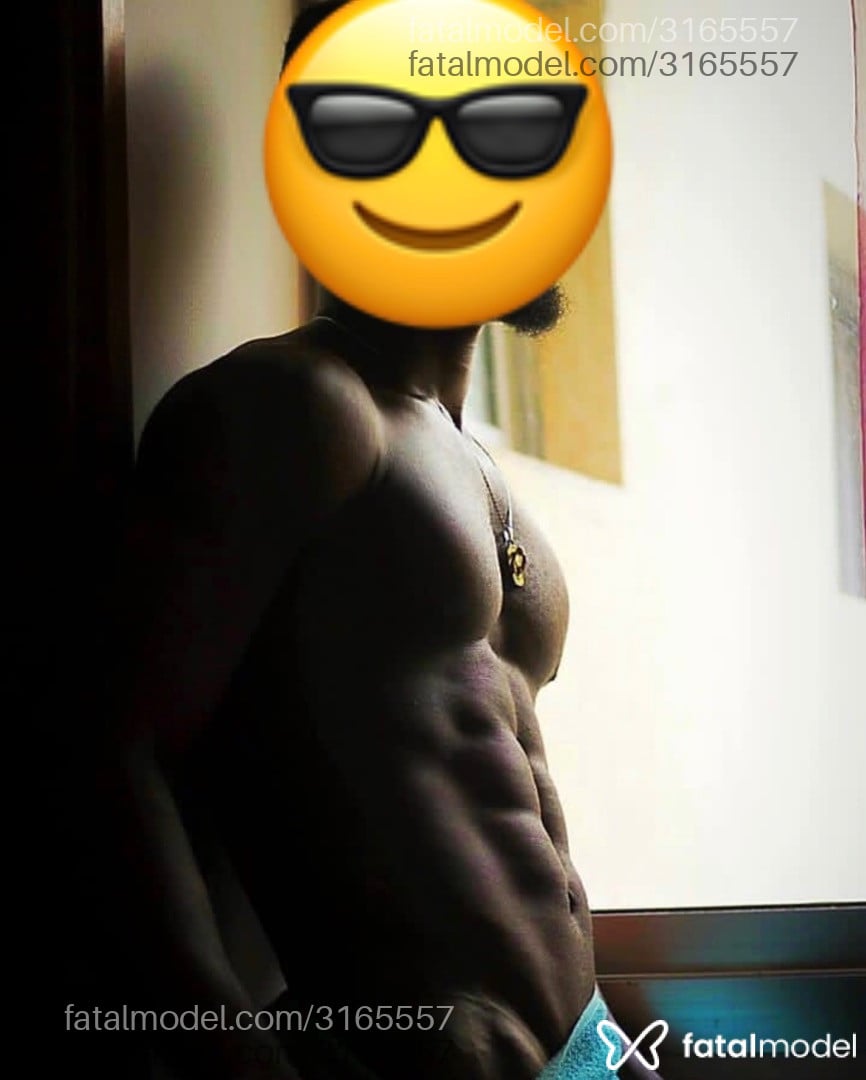 Acompanhante homem morena (o) de olhos pretos - Júnior Acompanhante homem morena (o) de olhos pretos - Júnior