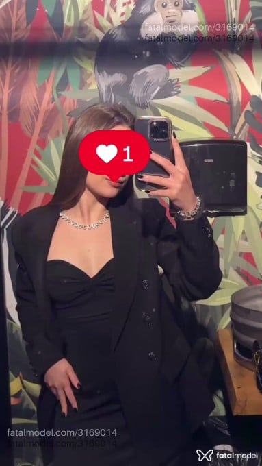 Acompanhante mulher com cabelo castanho de olhos verdes em Virtual Acompanhante mulher com cabelo castanho de olhos verdes em Virtual - Cristina