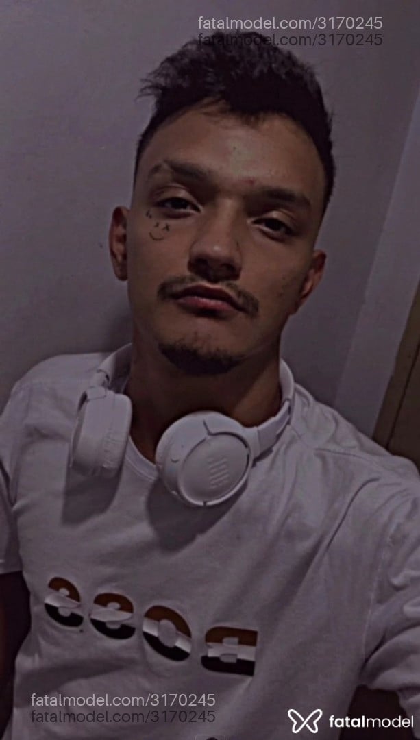 Acompanhante homem morena (o) de olhos castanhos em Dois Vizinhos Acompanhante homem morena (o) de olhos castanhos em Dois Vizinhos - Pretocharmy