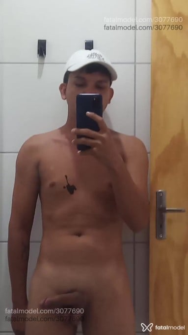 Acompanhante homem morena (o) de olhos pretos em Itajaí - França